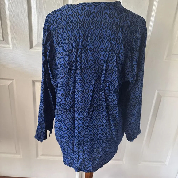 Grand And Greene Top Womens Plus Sz 1X Geometric Boho V Neck Blue Lightweight - Picture 5 of 13